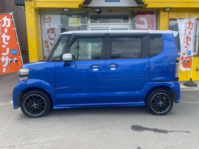 N-BOXカスタムG ターボ Lパッケージ 2トーンカラースタイル 4WD　1年走行距離無制限保証付/後期型/ナビ・フルセグTV/バックカメラ/ETC/前後ドライブレコーダー/キー2本/両側パワースライドドア/純正オールブラック15インチホイール/2トーンカラー/車検整備2年付/法定整備/修復歴無 660