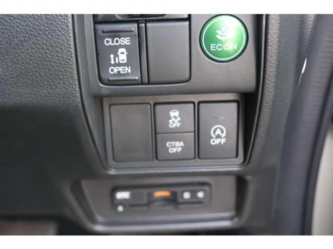 オデッセイ2.4 アブソルート 4WD　検R8/12　バックカメラ　片側電動スライドドア　ハーフレザーシート 2400