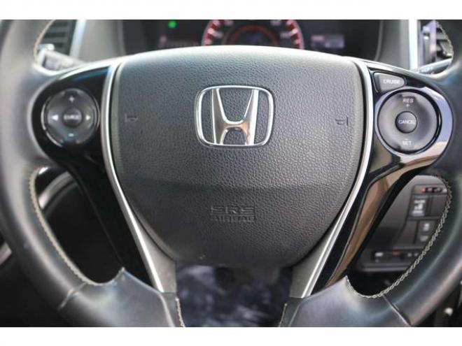 オデッセイ2.4 アブソルート 4WD　検R8/12　バックカメラ　片側電動スライドドア　ハーフレザーシート 2400