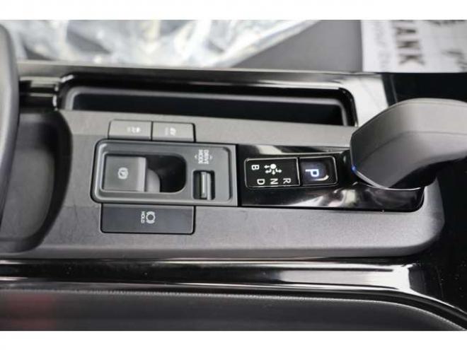 プリウス2.0 G E-Four 4WD　検二年　シートヒーター　ETC　バックカメラ　クルコン　ブラインドスポットモニター 2000