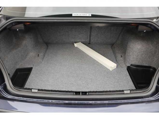 BMW3シリーズ 320i　検二年　ワンオーナー　ETC　キーレス 正規輸入車 2WD 2200