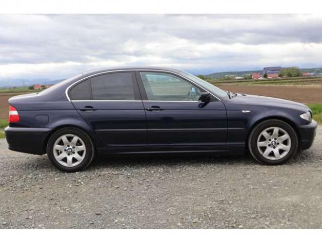 BMW3シリーズ 320i　検二年　ワンオーナー　ETC　キーレス 正規輸入車 2WD 2200