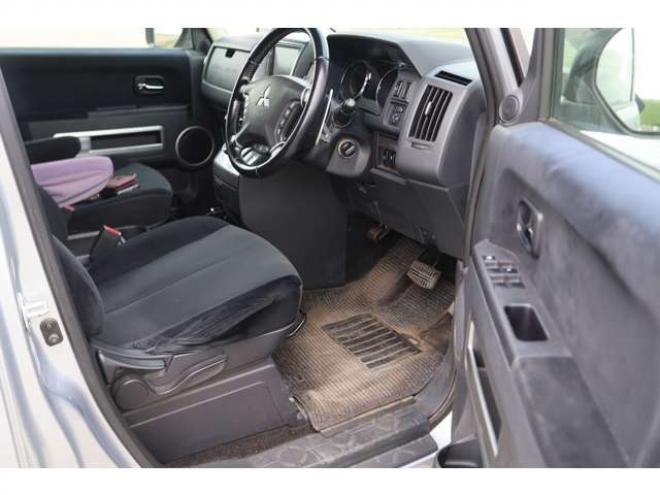 デリカD：5 2.4 G ナビパッケージ 4WD　検二年　ワンオーナー　バックカメラ　ETC　クルコン　パドルシフト　オートライト　自社　ローンカノウ 2400