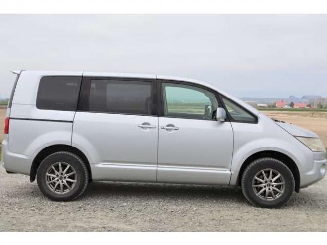 デリカD：5 2.4 G ナビパッケージ 4WD　検二年　ワンオーナー　バックカメラ　ETC　クルコン　パドルシフト　オートライト　自社　ローンカノウ 2400