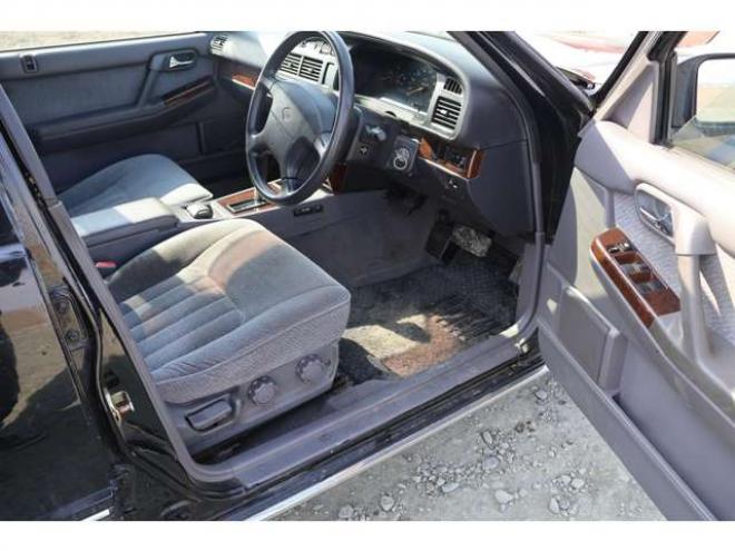 グロリアセダン 2.0 V20Eクラシック　検二年 2WD 2000