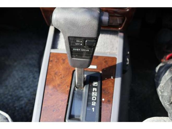 グロリアセダン 2.0 V20Eクラシック　検二年 2WD 2000