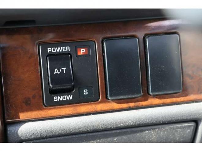 グロリアセダン 2.0 V20Eクラシック　検二年 2WD 2000