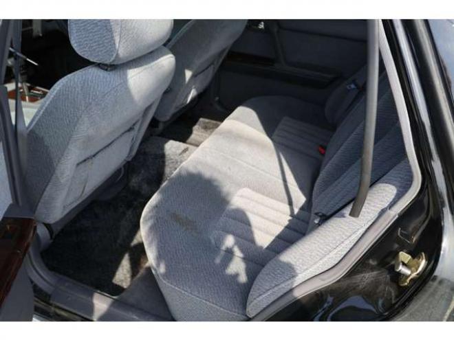 グロリアセダン 2.0 V20Eクラシック　検二年 2WD 2000