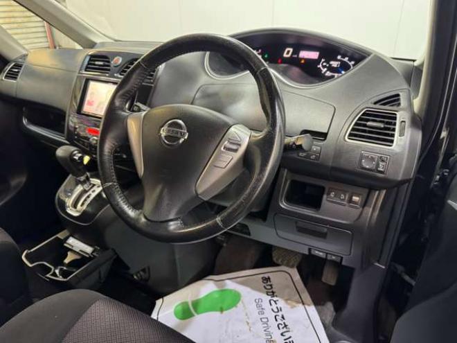 セレナ2.0 ハイウェイスター 4WD　両側Pスライド　ナビ　TV　Egスターター 2000