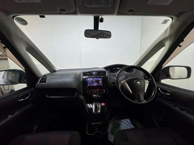 セレナ2.0 ハイウェイスター 4WD　両側Pスライド　ナビ　TV　Egスターター 2000