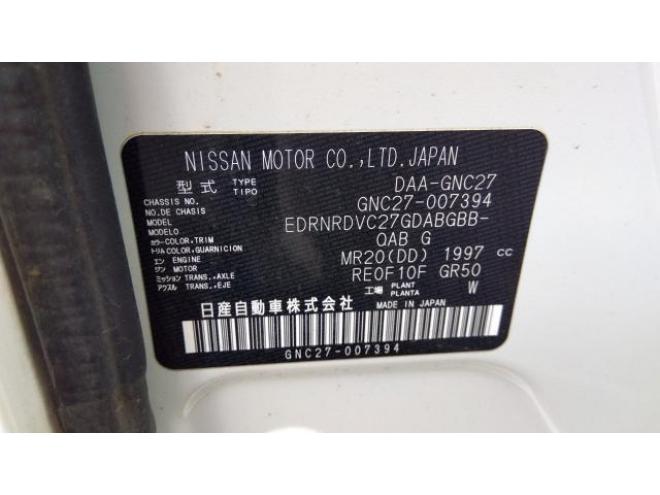 セレナX-V セレクション　4WD 4WD 2000 5Dr