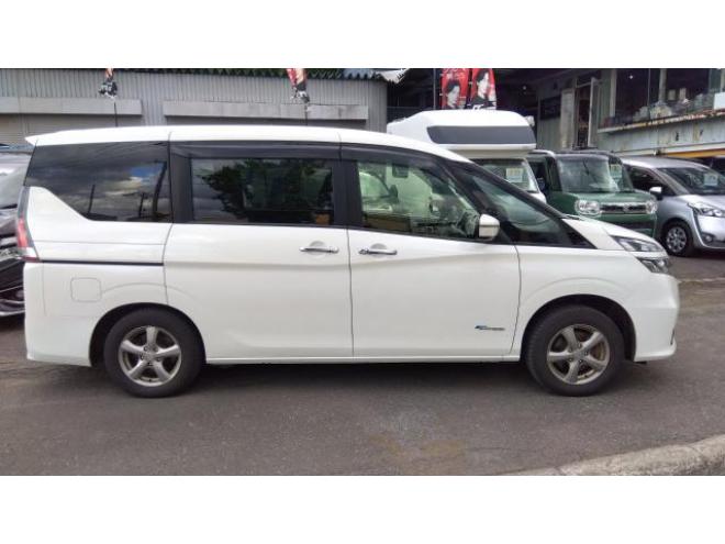セレナX-V セレクション　4WD 4WD 2000 5Dr