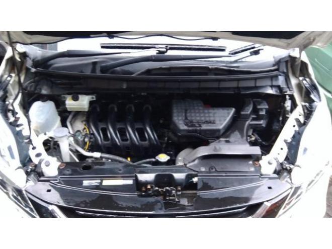 セレナX-V セレクション　4WD 4WD 2000 5Dr