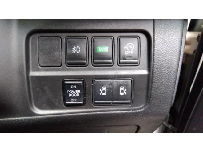 セレナX-V セレクション　4WD 4WD 2000 5Dr