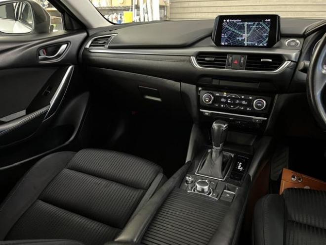アテンザワゴンＸＤ　本州仕入　禁煙車　アイアクティブセンス　ヘッドアップディスプレイ　スカイアクティブディーゼルターボ　クルーズコントロール　社外１７インチＡＷ　純正１７ＡＷ＋スタッドレスタイヤ付　ドライブレコーダー　ルーフレール　ＥＴＣ 4WD 2200 5Dr
