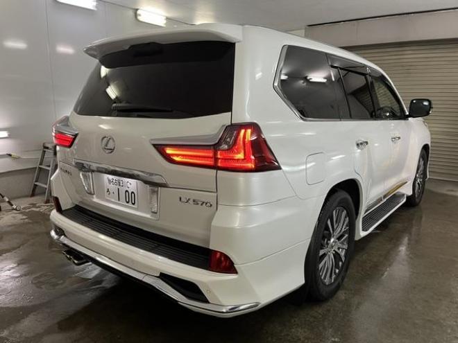 レクサスＬＸ５７０　本州仕入　寒冷地仕様　禁煙車　純正２０インチＡＷ　レクサスセーフティセンス　マークレビンソン　モデリスタスポイラー　純正ブラックレザーシート　社外１８インチＡＷ＋スタッドレスタイヤ　パノラミックビュー 4WD 5700 5Dr