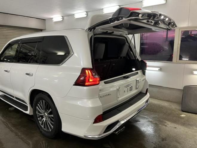 レクサスＬＸ５７０　本州仕入　寒冷地仕様　禁煙車　純正２０インチＡＷ　レクサスセーフティセンス　マークレビンソン　モデリスタスポイラー　純正ブラックレザーシート　社外１８インチＡＷ＋スタッドレスタイヤ　パノラミックビュー 4WD 5700 5Dr