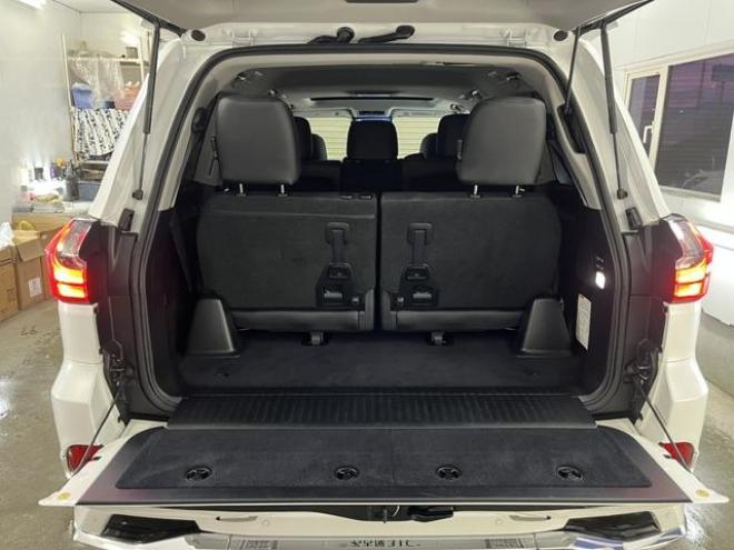 レクサスＬＸ５７０　本州仕入　寒冷地仕様　禁煙車　純正２０インチＡＷ　レクサスセーフティセンス　マークレビンソン　モデリスタスポイラー　純正ブラックレザーシート　社外１８インチＡＷ＋スタッドレスタイヤ　パノラミックビュー 4WD 5700 5Dr