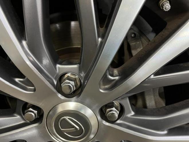 レクサスＬＸ５７０　本州仕入　寒冷地仕様　禁煙車　純正２０インチＡＷ　レクサスセーフティセンス　マークレビンソン　モデリスタスポイラー　純正ブラックレザーシート　社外１８インチＡＷ＋スタッドレスタイヤ　パノラミックビュー 4WD 5700 5Dr