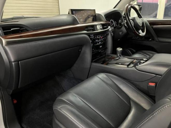 レクサスＬＸ５７０　本州仕入　寒冷地仕様　禁煙車　純正２０インチＡＷ　レクサスセーフティセンス　マークレビンソン　モデリスタスポイラー　純正ブラックレザーシート　社外１８インチＡＷ＋スタッドレスタイヤ　パノラミックビュー 4WD 5700 5Dr