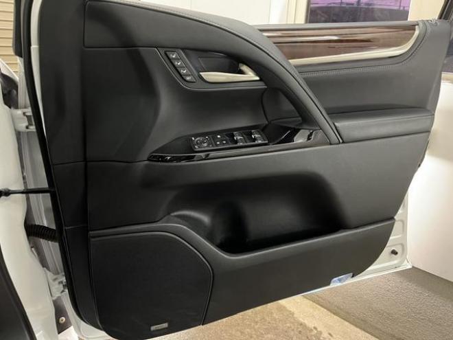 レクサスＬＸ５７０　本州仕入　寒冷地仕様　禁煙車　純正２０インチＡＷ　レクサスセーフティセンス　マークレビンソン　モデリスタスポイラー　純正ブラックレザーシート　社外１８インチＡＷ＋スタッドレスタイヤ　パノラミックビュー 4WD 5700 5Dr