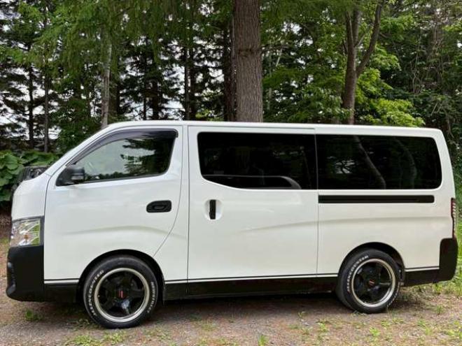 キャラバンNV350 2.5 プレミアムGX ロングボディ ディーゼルターボ 4WD　社外11インチナビ　バックカメラ　エンジンスターター　ETC　ワンオーナー　左側電動スライドドア　社外アルミ　パワーウィンドウ　パワステ　後席モニター　ABS　キーレスエントリー　衝突被害軽減ブレーキ 2500