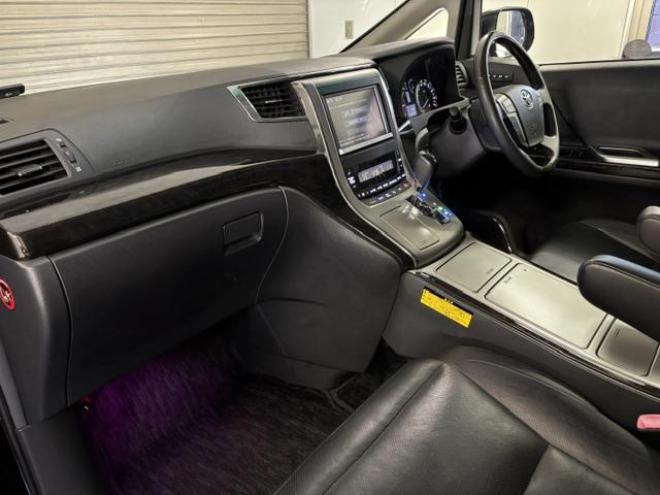 ヴェルファイア２．４Ｚ　Ｇエディション　後期型　本州仕入　寒冷地仕様　禁煙車　純正ブラックレザーシート　純正１８インチＡＷ　社外１６ＡＷ＋スタッドレスタイヤ付　両側パワースライドドア　パワーバックドア　前後ドラレコ　クールＢＯＸ　ＥＴＣ 4WD 2400 5Dr