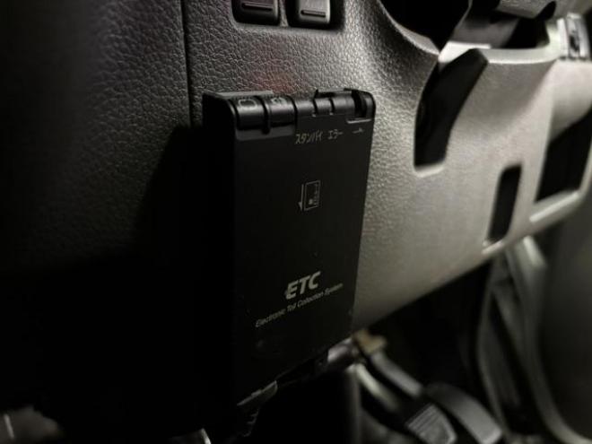 キャラバンバンＮＶ３５０キャラバン　ロングＤＸ　本州仕入　ディーゼルターボ　デジタルインナーミラー　ストラーダナビ　Ｂｌｕｅｔｏｏｔｈオーディオ　ミュージックサーバー　アイドルアップ　電動格納ミラー　キーレスキー　パワーウィンドウ　ＥＴＣ 4WD 2500 5Dr