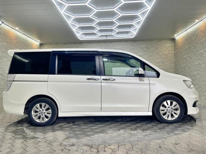 ステップワゴン2.0スパーダZ 4WD 5年保証 スマキー 両側パワスラ ナビTV Bカメ 自社認証工場 車検整備2年付 修復歴無 寒冷地仕様 禁煙