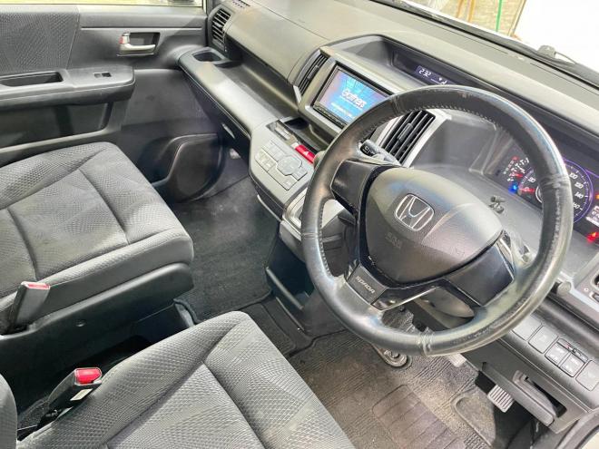 ステップワゴン2.0スパーダZ 4WD 5年保証 スマキー 両側パワスラ ナビTV Bカメ 自社認証工場 車検整備2年付 修復歴無 寒冷地仕様 禁煙
