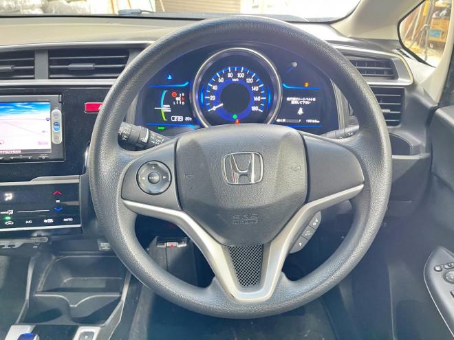 フィット1.5ハイブリッドFパッケージ 4WD 5年保証 スマキー ナビ Bカメ ETC 自社認証工場 車検整備2年付 寒冷地仕様 禁煙