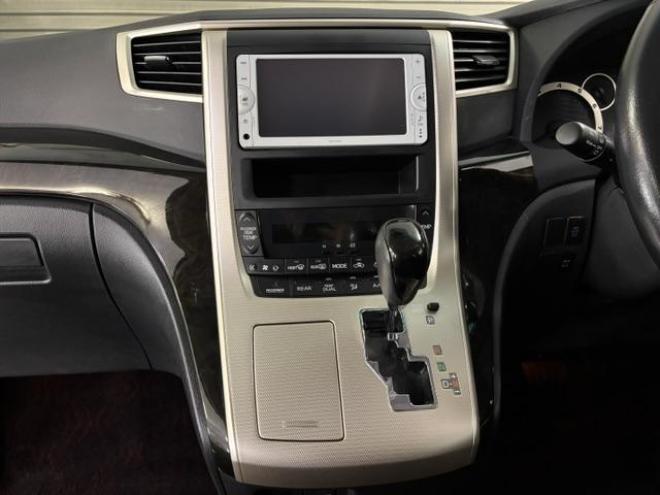 ヴェルファイア２．４Ｚ　ゴールデンアイズⅡ　本州仕入　禁煙車　純正ブラックハーフレザーシート　社外１９インチＡＷ　純正１６ＡＷ＋スタッドレスタイヤ付　両側パワースライドドア　パワーバックドア　クルーズコントロール　前後コーナーセンサー　ＥＴＣ 4WD 2400 5Dr