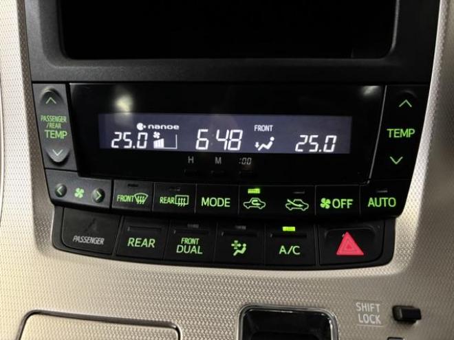 ヴェルファイア２．４Ｚ　ゴールデンアイズⅡ　本州仕入　禁煙車　純正ブラックハーフレザーシート　社外１９インチＡＷ　純正１６ＡＷ＋スタッドレスタイヤ付　両側パワースライドドア　パワーバックドア　クルーズコントロール　前後コーナーセンサー　ＥＴＣ 4WD 2400 5Dr