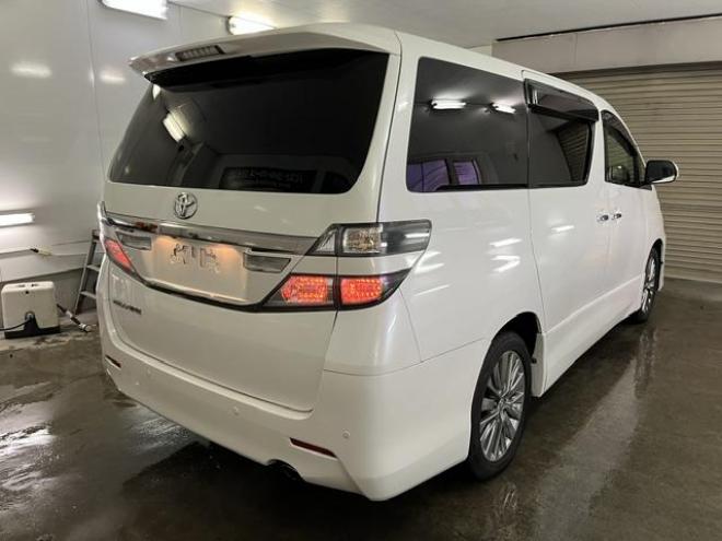 ヴェルファイア２．４Ｚ　ゴールデンアイズⅡ　本州仕入　ワンオーナー　禁煙車　純正リアフリップダウンモニター　純正１８インチＡＷ　社外１６ＡＷ＋スタッドレスタイヤ付　両側パワースライドドア　パワーバックドア　純正ブラックハーフレザーシート　ＥＴＣ 4WD 2400 5Dr