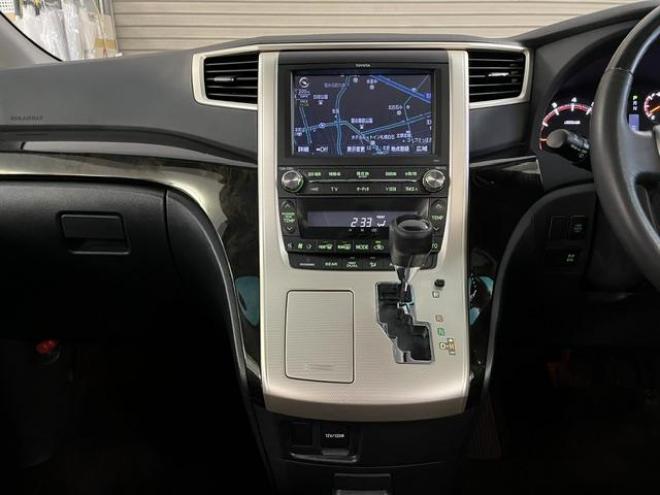 ヴェルファイア２．４Ｚ　ゴールデンアイズⅡ　本州仕入　ワンオーナー　禁煙車　純正リアフリップダウンモニター　純正１８インチＡＷ　社外１６ＡＷ＋スタッドレスタイヤ付　両側パワースライドドア　パワーバックドア　純正ブラックハーフレザーシート　ＥＴＣ 4WD 2400 5Dr