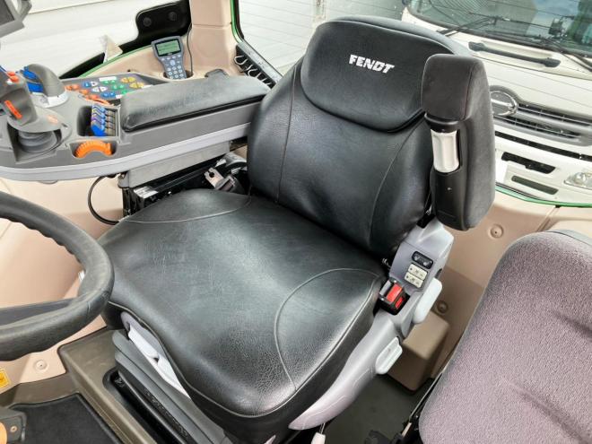 トラクターフェント　中古　516VARIO　