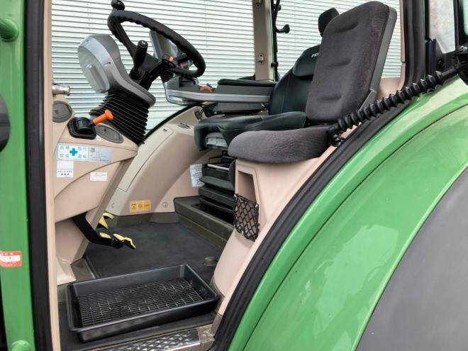 トラクターフェント　中古　516VARIO　