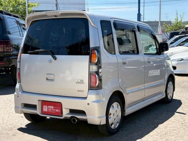 ワゴンRRR-DI 4WD　ターボ　アルミホイール　パワステ　パワーウィンドウ　シートヒーター　キーレスエントリー　ABS　エアコン　フルフラットシート 660