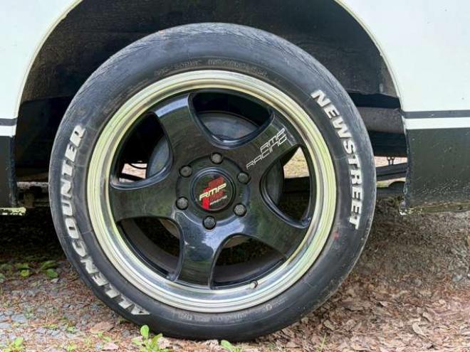 キャラバンNV350 2.5 プレミアムGX ロングボディ ディーゼルターボ 4WD　社外11インチナビ　バックカメラ　エンジンスターター　ETC　ワンオーナー　左側電動スライドドア　社外アルミ　パワーウィンドウ　パワステ　後席モニター　ABS　キーレスエントリー　衝突被害軽減ブレーキ 2500