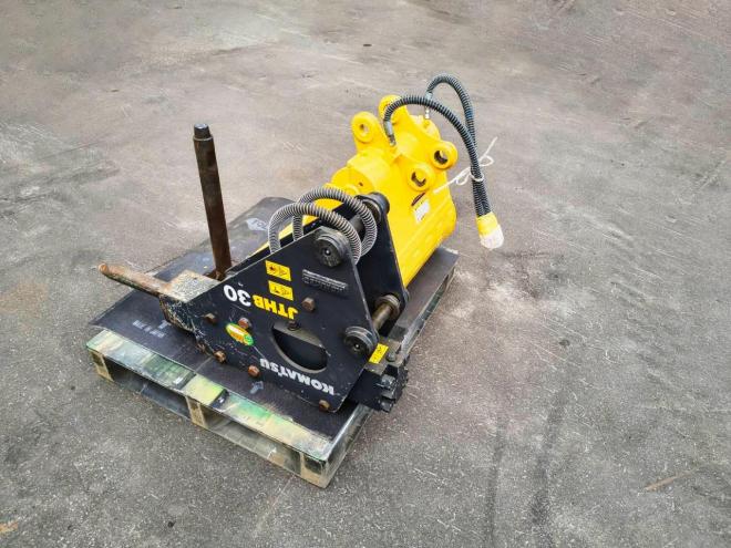 バックホーコマツ　中古　PC30MR-5　配管付　油圧ショベル　建機