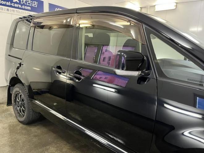 デリカＤ：５　Ｇパワーパッケージ　本州仕入　禁煙車　寒冷地仕様　ＭＫＷ１６ＡＷ＋ヨコハマホワイトレター　新品ＪＡＯＳブラックマッドガード　純正１８ＡＷ＋スタッドレスタイヤ付　アルパインリアフリップダウンモニター　ドライブレコーダー 4WD 2400 5Dr