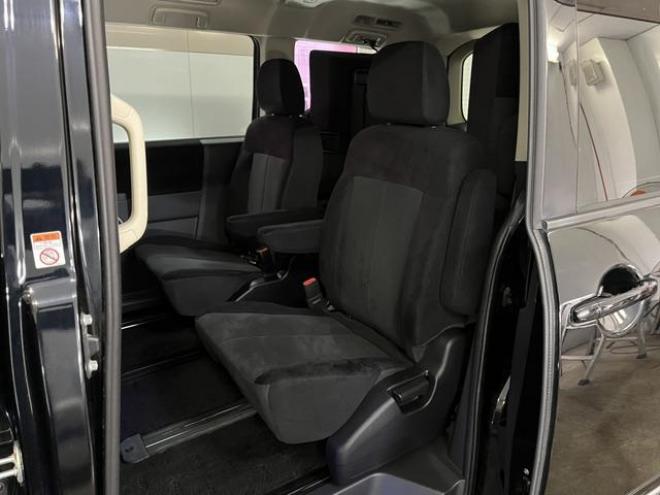 デリカＤ：５　Ｇパワーパッケージ　本州仕入　禁煙車　寒冷地仕様　ＭＫＷ１６ＡＷ＋ヨコハマホワイトレター　新品ＪＡＯＳブラックマッドガード　純正１８ＡＷ＋スタッドレスタイヤ付　アルパインリアフリップダウンモニター　ドライブレコーダー 4WD 2400 5Dr