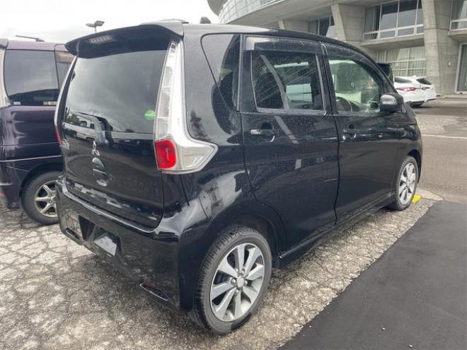 eKカスタムＴ　４ＷＤ　ターボ　バックカメラ　ＥＴＣ　オートライト　ＨＩＤ　スマートキー　電動格納ミラー　シートヒーター　ベンチシート　ＣＶＴ　盗難防止システム　ＡＢＳ　　衝突安全ボディ　エアコン　パワーステアリング 4WD 660 5Dr