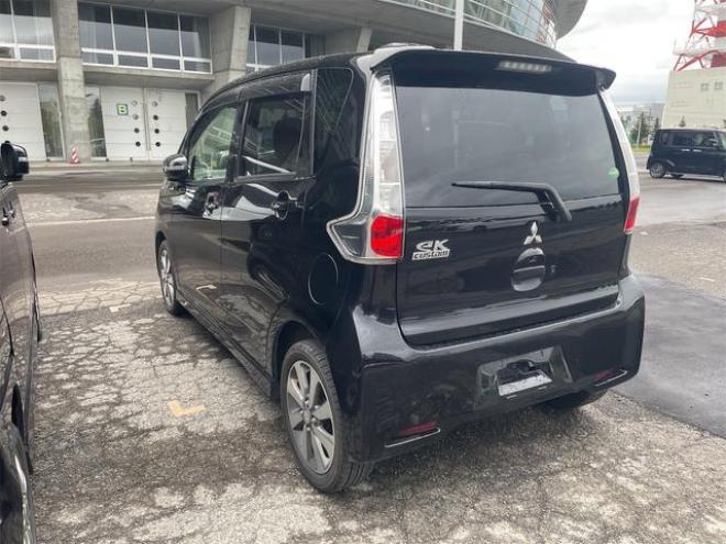 eKカスタムＴ　４ＷＤ　ターボ　バックカメラ　ＥＴＣ　オートライト　ＨＩＤ　スマートキー　電動格納ミラー　シートヒーター　ベンチシート　ＣＶＴ　盗難防止システム　ＡＢＳ　　衝突安全ボディ　エアコン　パワーステアリング 4WD 660 5Dr