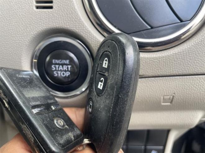 パレットＴ　ＰＳ　運転席シートヒーター　ＡＣ　ＡＢＳ付き　ＰＷ　フルフラ　衝突安全ボディ　運転席エアバッグ　４ＷＤ　イモビライザー　インテリジェントキー　サイドエアバック　Ｆベンチシート　キーレスエントリー 4WD 660 5Dr