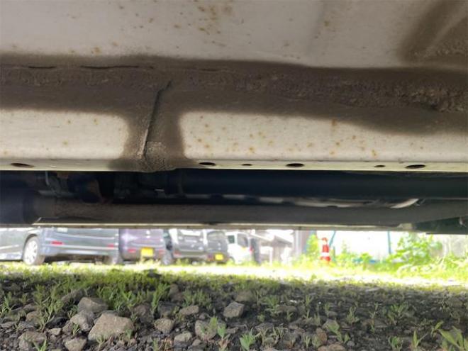 ピクシスエポックＬｆ　４ＷＤ　アイドリングストップ　ＣＶＴ　ＡＢＳ　ＣＤ　衝突安全ボディ　エアコン　パワーステアリング　パワーウィンドウ 4WD 660 5Dr