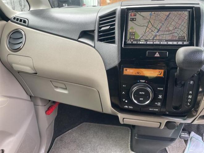 パレットＴ　４ＷＤ　両側スライド・片側電動　ナビ　ＴＶ　スマートキー　シートヒーター　ＣＶＴ　盗難防止システム　ＡＢＳ　アルミホイール　衝突安全ボディ　エアコン　パワーステアリング　パワーウィンドウ 2WD 660 5Dr