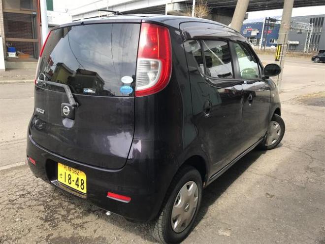 モコＥ　ＦＯＵＲ　４ＷＤ　スマートキー　シートヒーター　ベンチシート　ＡＴ　盗難防止システム　ＡＢＳ　ＣＤ　衝突安全ボディ　エアコン 4WD 660 5Dr