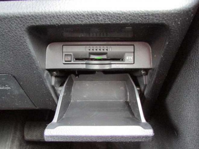 ヴォクシー2.0 ZS ウェルキャブ サイドリフトアップチルトシート車 4WD　プリクラッシュセーフティー/電動スライドドア/クルーズコントロール/社外ナビ/フルセグフルセグTV/バックカメラ 2000