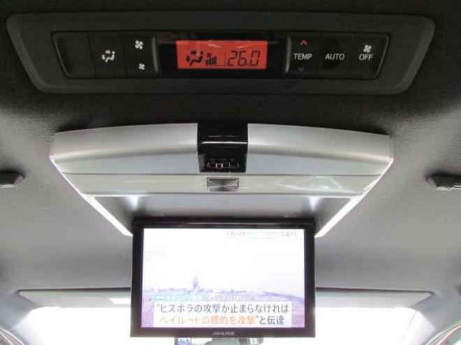ヴォクシー2.0 ZS ウェルキャブ サイドリフトアップチルトシート車 4WD　プリクラッシュセーフティー/電動スライドドア/クルーズコントロール/社外ナビ/フルセグフルセグTV/バックカメラ 2000